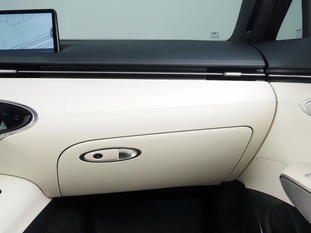 Used 2025 Genesis Electrified GV70 AWD Advance image 49
