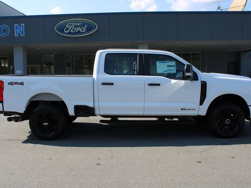 New 2026 Ford F250 XL w/ STX Appearance Package AWD/4WD image 9