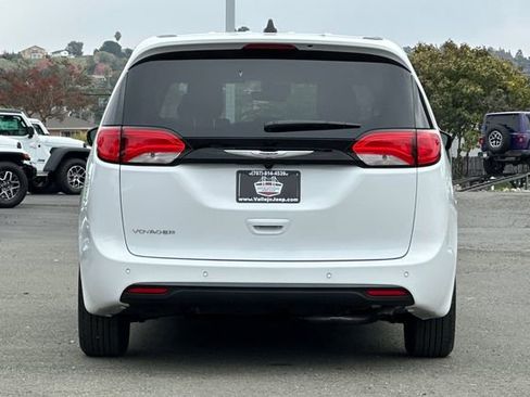 New 2026 Chrysler Voyager LX image 5