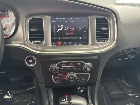 Used 2022 Dodge Charger SXT w/ Driver Convenience Group AWD/4WD image 17