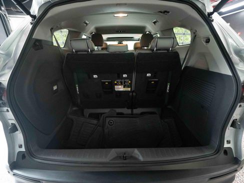 Used 2023 Toyota Sienna XLE FWD image 28