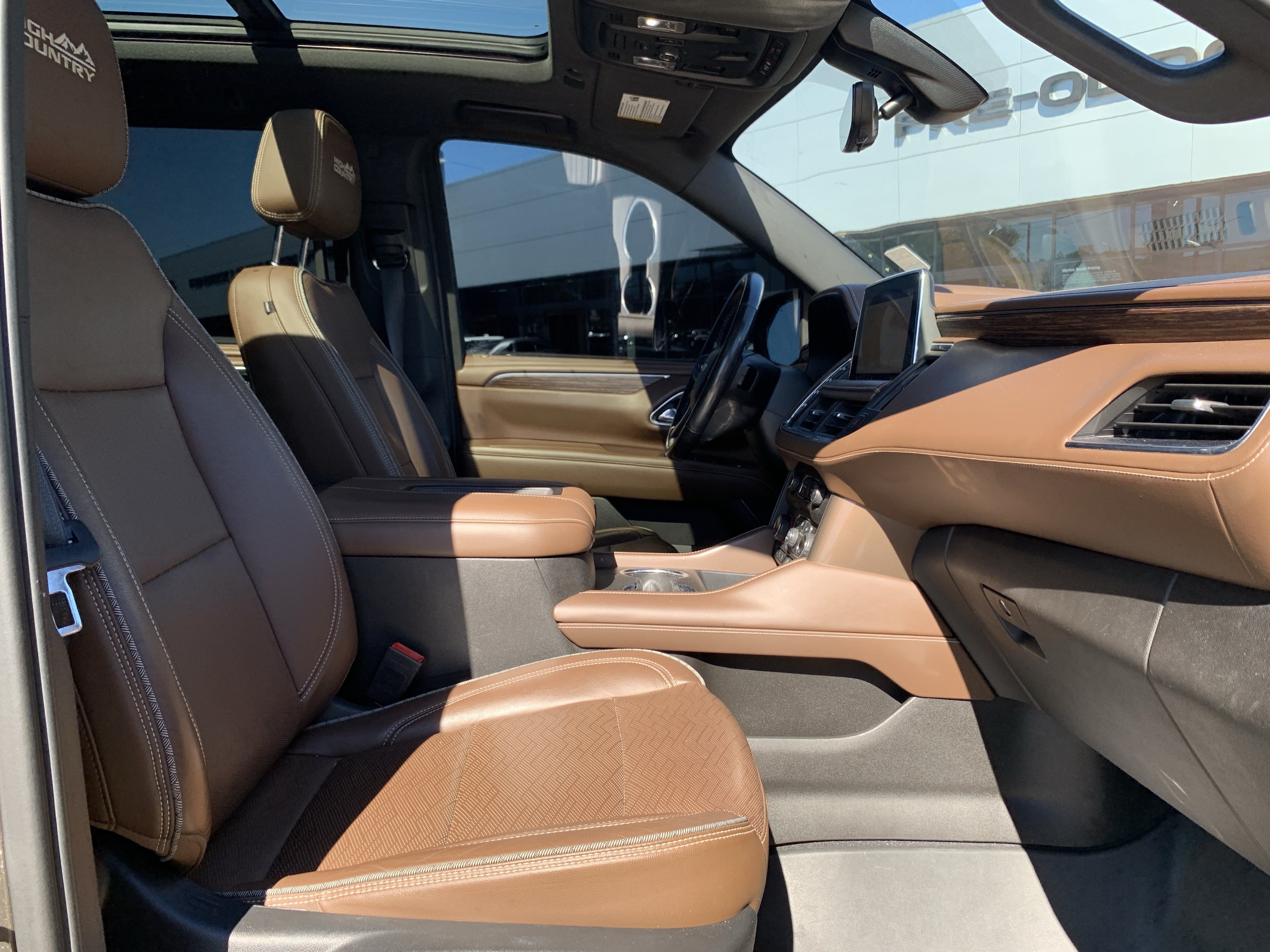 Used 2021 Chevrolet Tahoe High Country w/ Premium Package AWD/4WD image 35