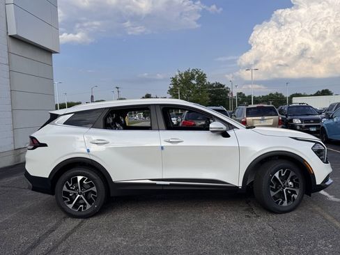 New 2025 Kia Sportage EX image 6