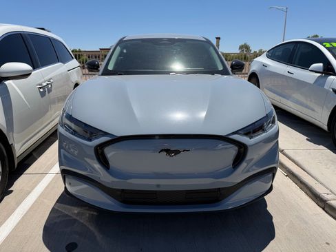 Used 2025 Ford Mustang Mach-E Premium AWD/4WD image 4