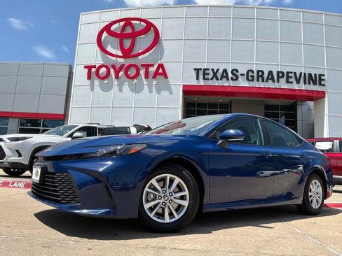 Used 2025 Toyota Camry LE FWD image 2