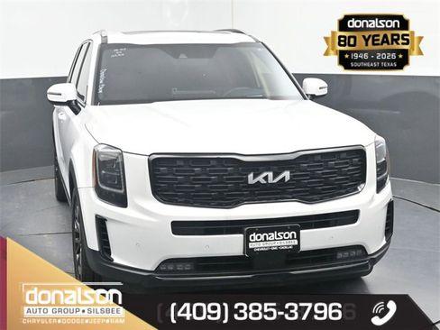 Used 2022 Kia Telluride SX w/ SX Prestige Package image 3