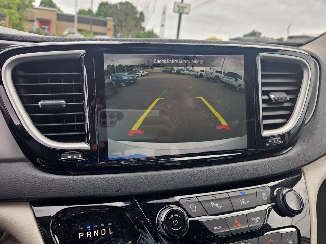 Used 2023 Chrysler Pacifica Touring-L FWD image 26