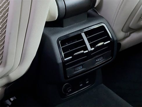 Used 2022 Audi Q3 2.0T Premium image 21