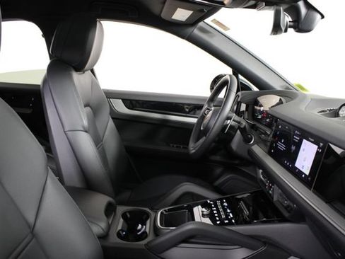 Certified 2026 Porsche Cayenne Coupe AWD/4WD image 27