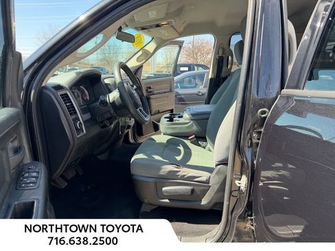 Used 2018 RAM 1500 Express w/ Express Value Package AWD/4WD image 11