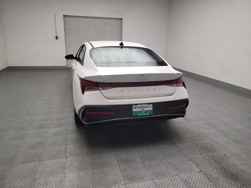 Used 2024 Hyundai Elantra SEL FWD image 6