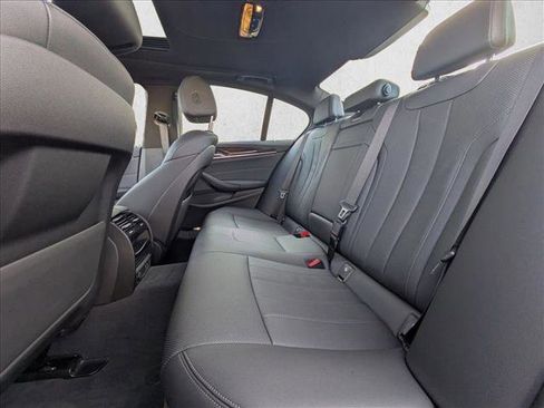 Certified 2023 BMW 530e w/ Convenience Package image 20