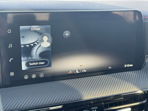 New 2026 Nissan Kicks SR w/ Cold Weather Package image 30