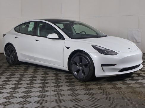 Used 2023 Tesla Model 3 Long Range image 2