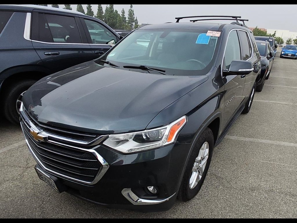 Used 2019 Chevrolet Traverse LT w/ LPO, 'HIT The Road' Package FWD image 3