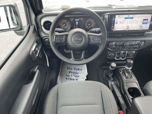 New 2026 Jeep Gladiator Sport AWD/4WD image 21