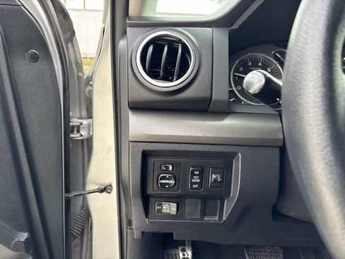 Used 2017 Toyota Tundra SR5 image 25