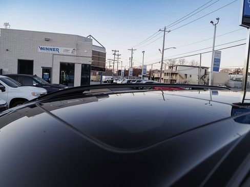 Used 2022 BMW X7 xDrive40i w/ M Sport Package image 11