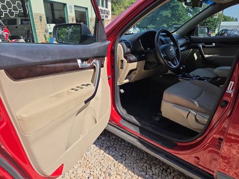 Used 2015 Kia Sorento LX AWD/4WD image 13