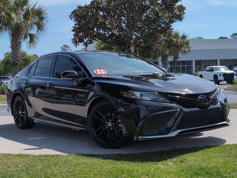 Certified 2022 Toyota Camry XSE image 2