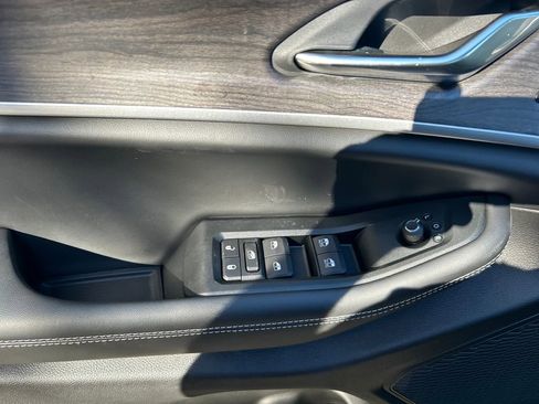 New 2025 Jeep Grand Cherokee L Limited image 12