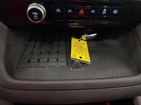 Used 2025 Ford Explorer Platinum image 38