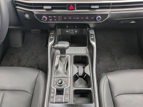 Used 2025 Kia Sorento S w/ Panoramic Sunroof Package image 19