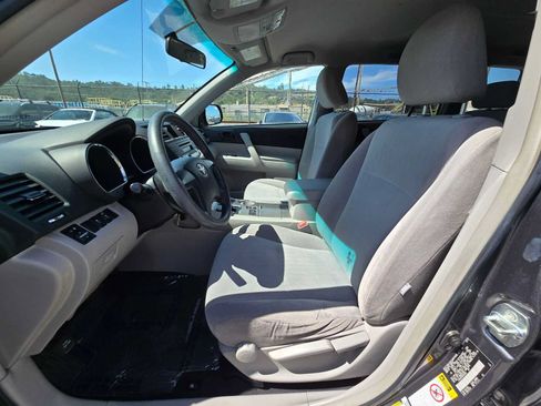 Used 2011 Toyota Highlander 2WD w/ Tow Pkg image 22