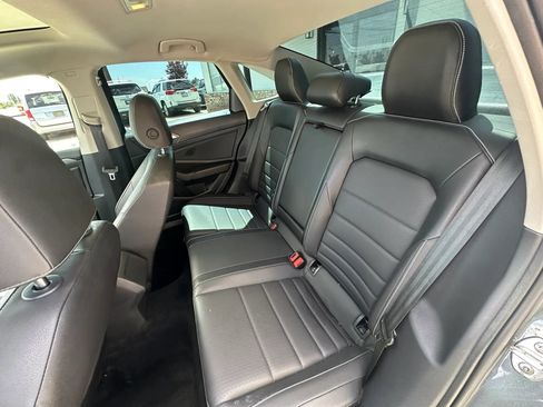 Used 2024 Volkswagen Jetta SE FWD image 38