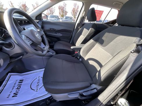 Certified 2025 Nissan Kicks Play S image 32