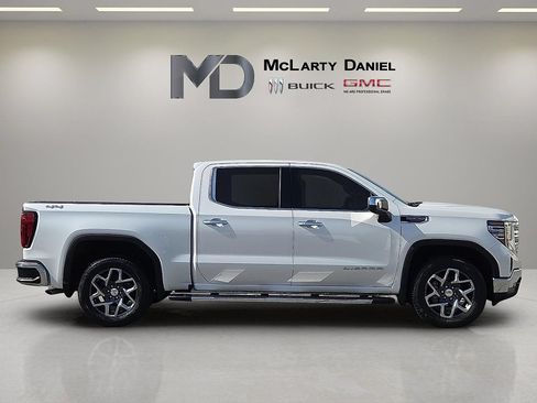 Certified 2023 GMC Sierra 1500 SLT w/ SLT Premium Package AWD/4WD image 15