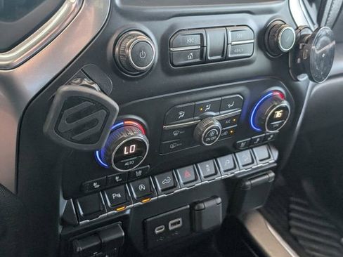 Used 2022 Chevrolet Silverado 1500 LTZ image 21