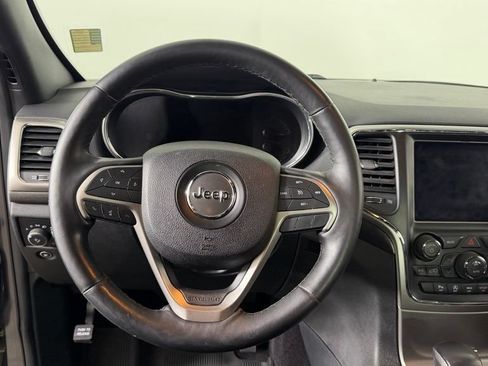 Used 2018 Jeep Grand Cherokee Altitude AWD/4WD image 17