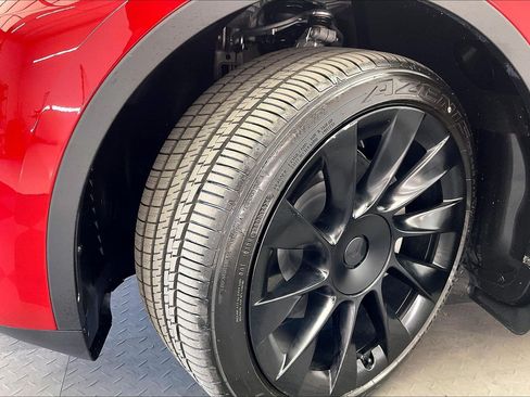 Used 2023 Tesla Model Y Long Range AWD/4WD image 29