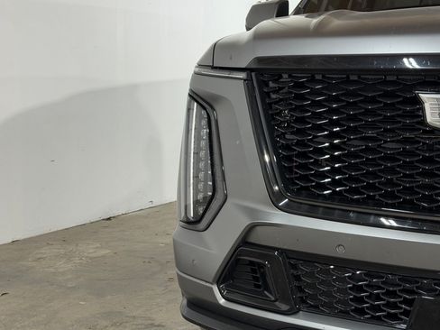 Certified 2026 Cadillac Escalade V w/ LPO, Onyx Lite Package AWD/4WD image 48