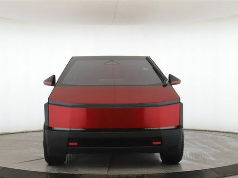 Used 2024 Tesla Cybertruck AWD Crew Cab image 12