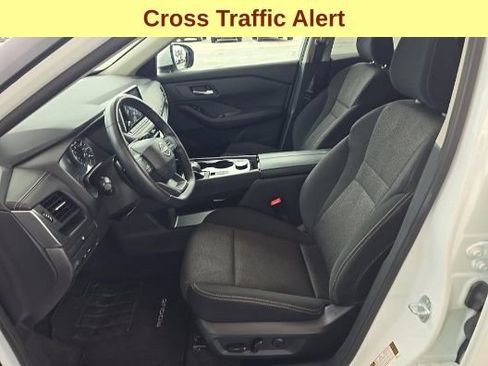 Used 2025 Nissan Rogue SV AWD/4WD image 10
