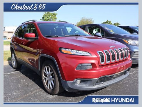Used 2016 Jeep Cherokee Latitude w/ Comfort & Sound Group FWD image 1