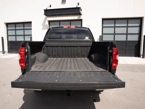 Used 2019 Toyota Tundra SR5 w/ SR5 Upgrade Package AWD/4WD image 10