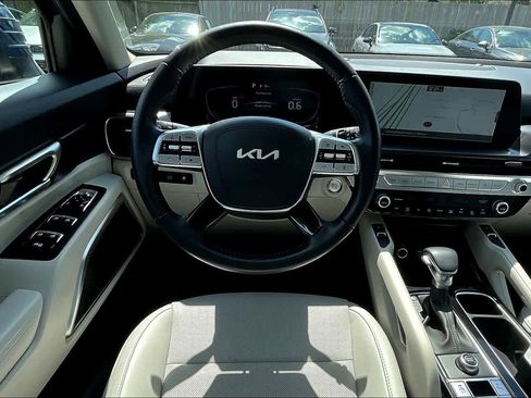 Used 2025 Kia Telluride S image 6