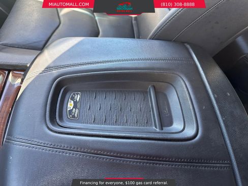 Used 2017 Cadillac Escalade ESV Luxury image 24