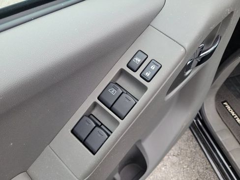 Used 2020 Nissan Frontier SV RWD image 16