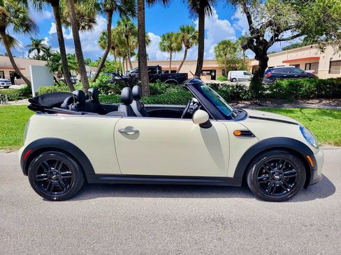 Used 2013 MINI Cooper Convertible image 12