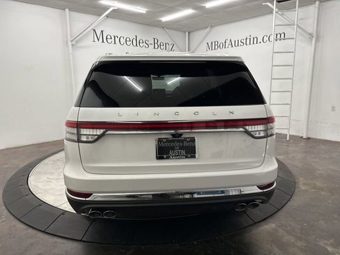 Used 2023 Lincoln Aviator Reserve w/ Equipment Group 201A image 6