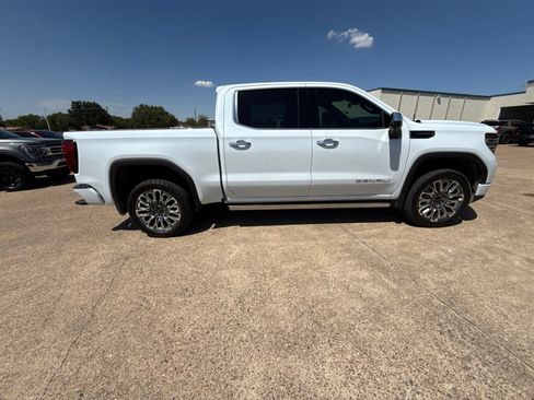 Used 2026 GMC Sierra 1500 Denali Ultimate AWD/4WD image 8