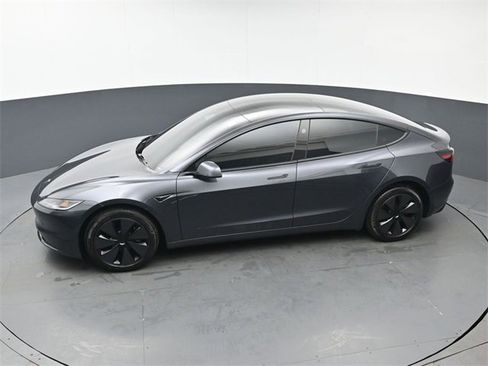 Used 2025 Tesla Model 3 image 35