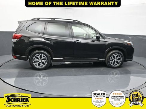 Used 2024 Subaru Forester Premium image 6