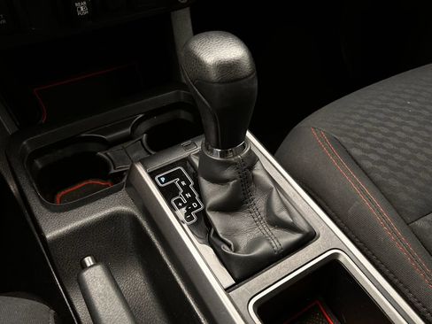 Used 2020 Toyota Tacoma SR5 RWD image 22
