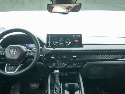 Used 2025 Honda Accord Touring image 12