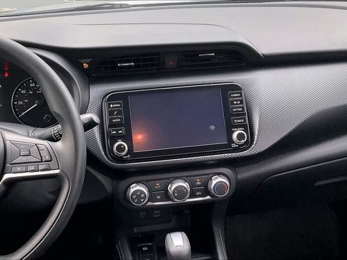 Used 2024 Nissan Kicks SV FWD image 6